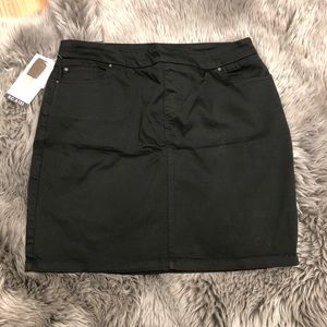 S.C & CO. | Women's Skirt | Black | Size 14